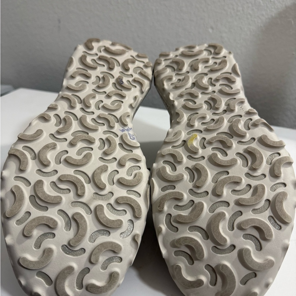 Allbirds Light Cream Athletic Shoes - Picture 8 of 10